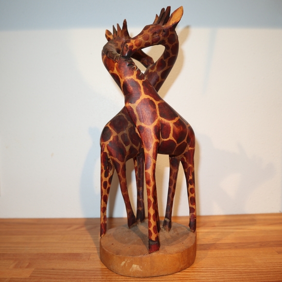 2 carved wood hugging giraffes sculpture wooden giraffe figurine vintage carving - Picture 1 of 12